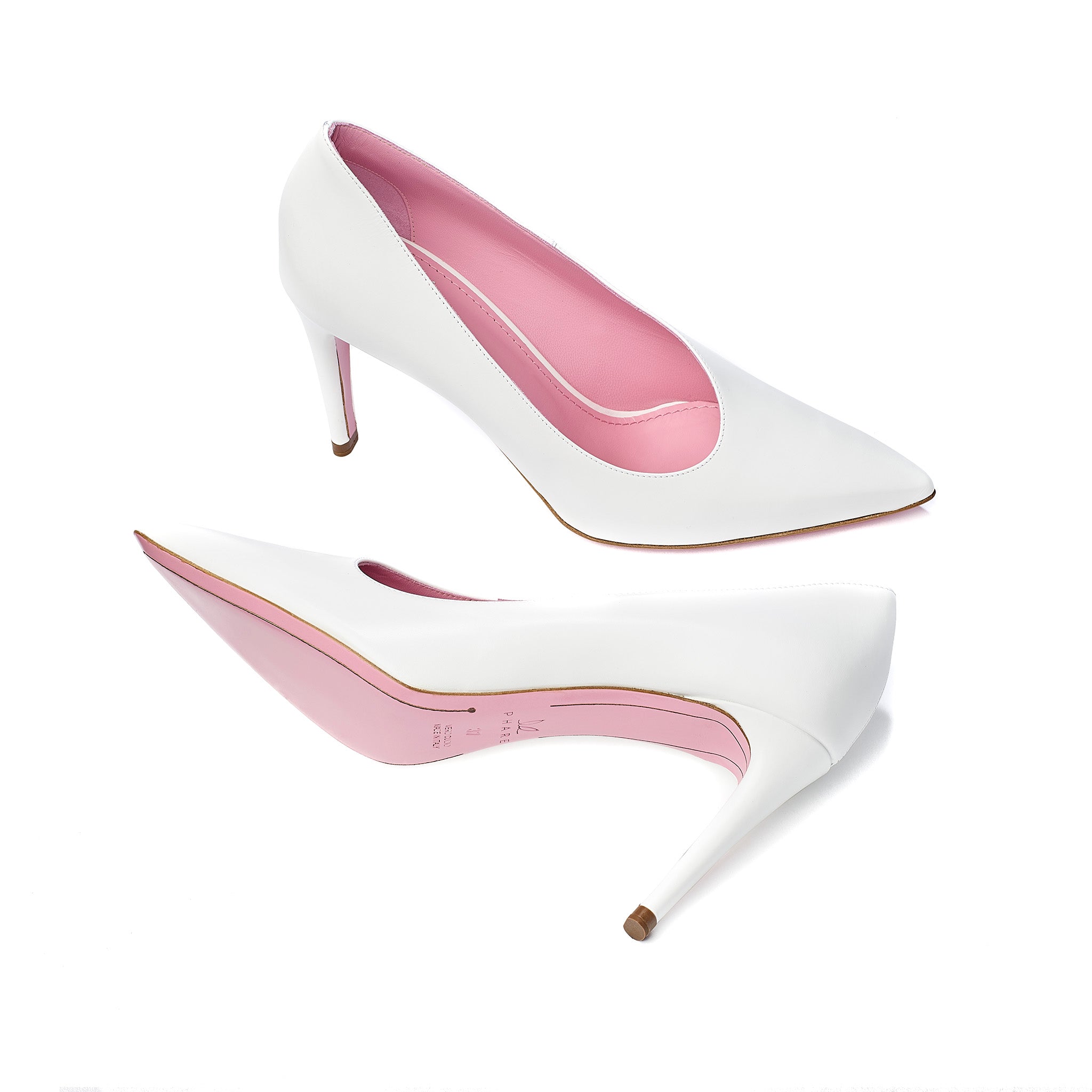 phare Asymmetrical pump in chalk leather sole view