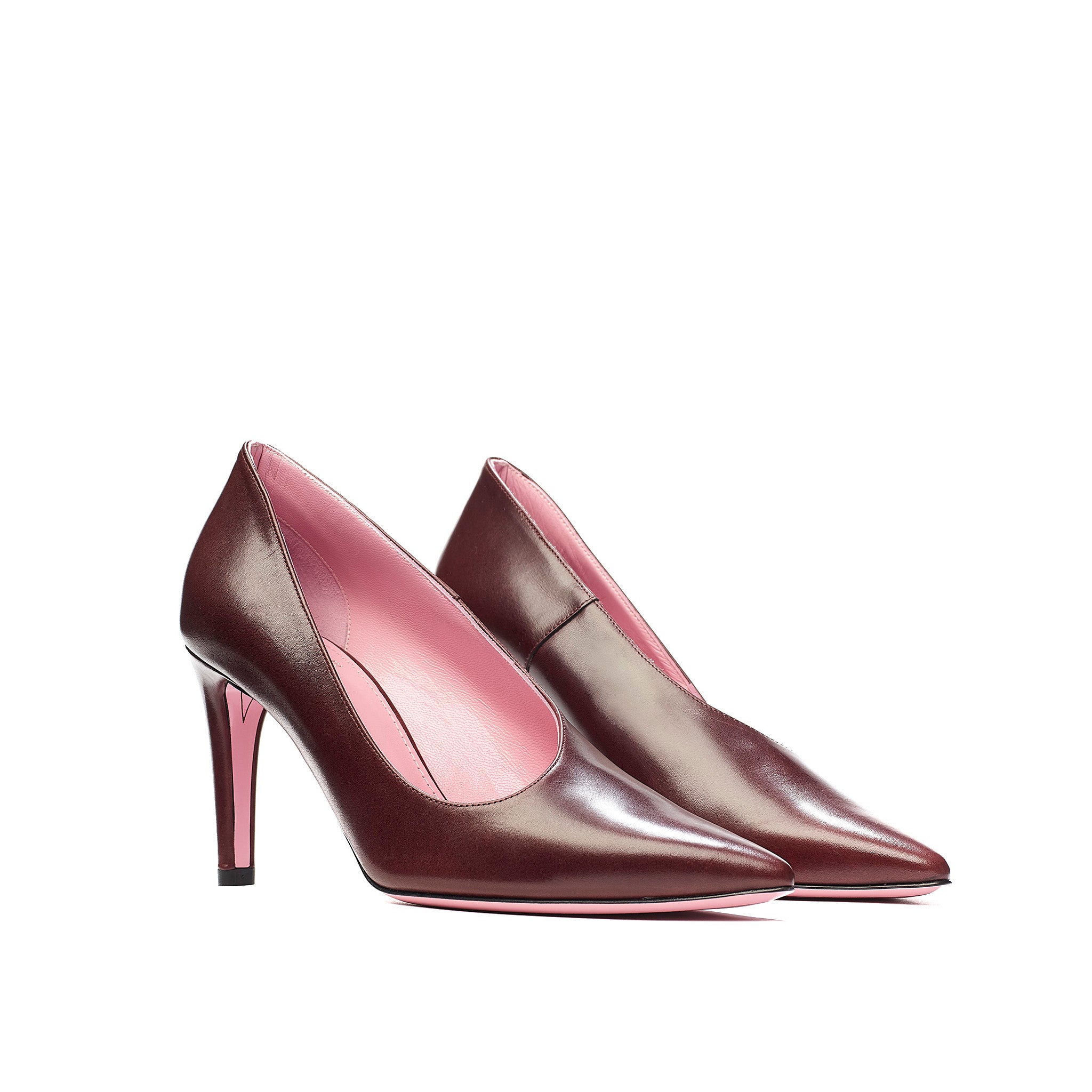 Phare Asymmetrical pump in bordeaux leather 3/4 view