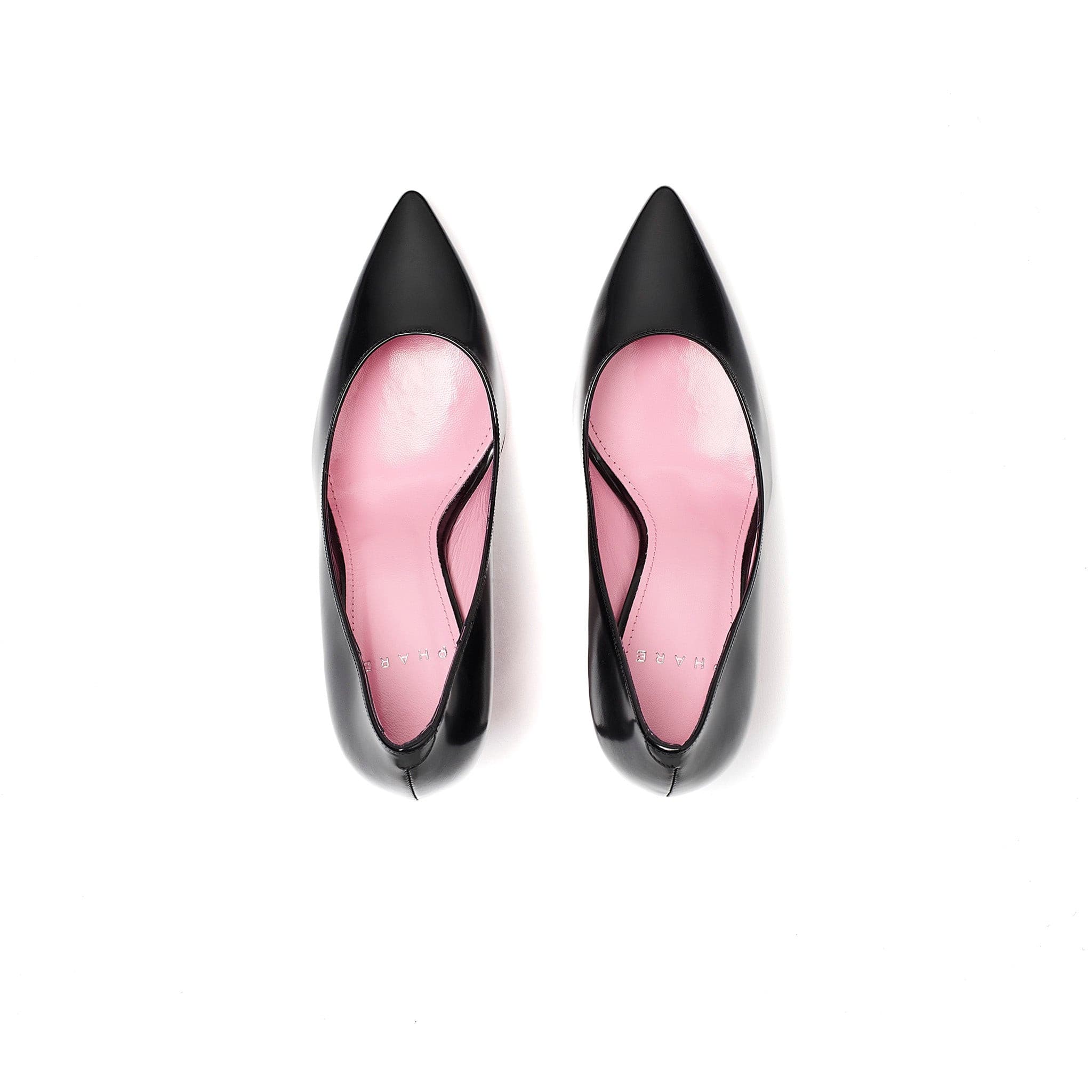 Phare classic pump in black box leather top view