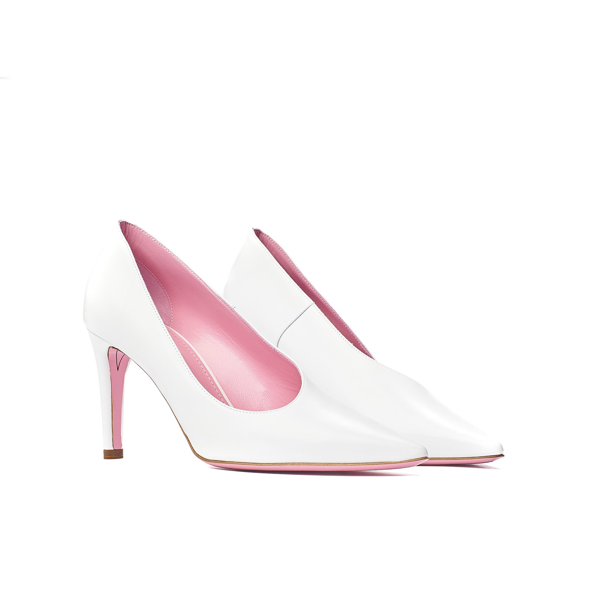 phare Asymmetrical pump in chalk leather 3/4 view 
