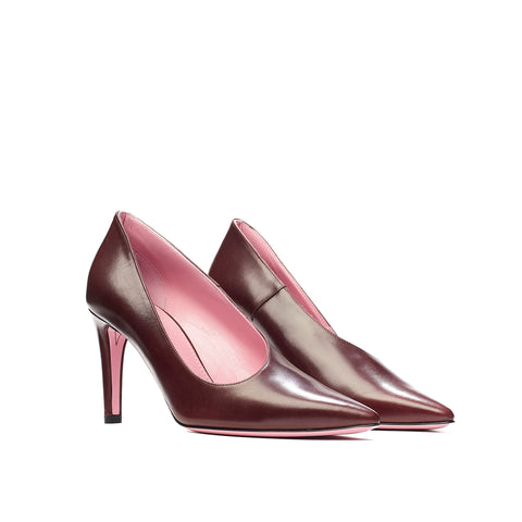 Phare Asymmetrical pump in bordeaux leather 3/4 view 